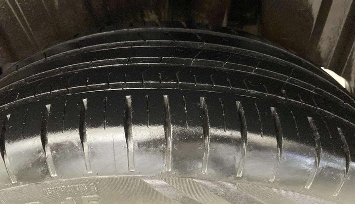 2022 Toyota Glanza E, Petrol, Manual, 47,475 km, Left Rear Tyre Tread