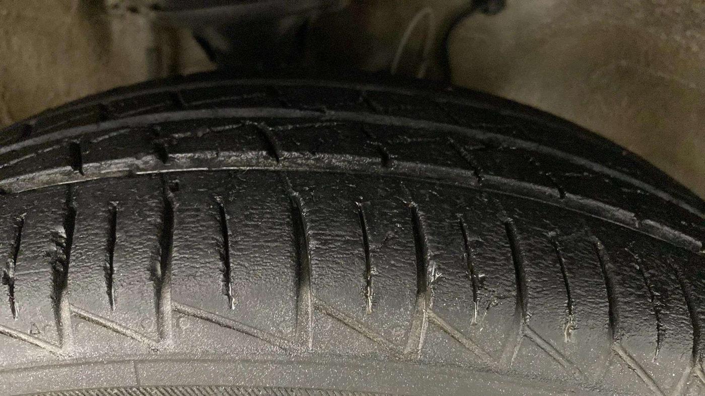 2022 Maruti Alto LXI OPT CNG, CNG, Manual, 39,737 km, Right Front Tyre Tread