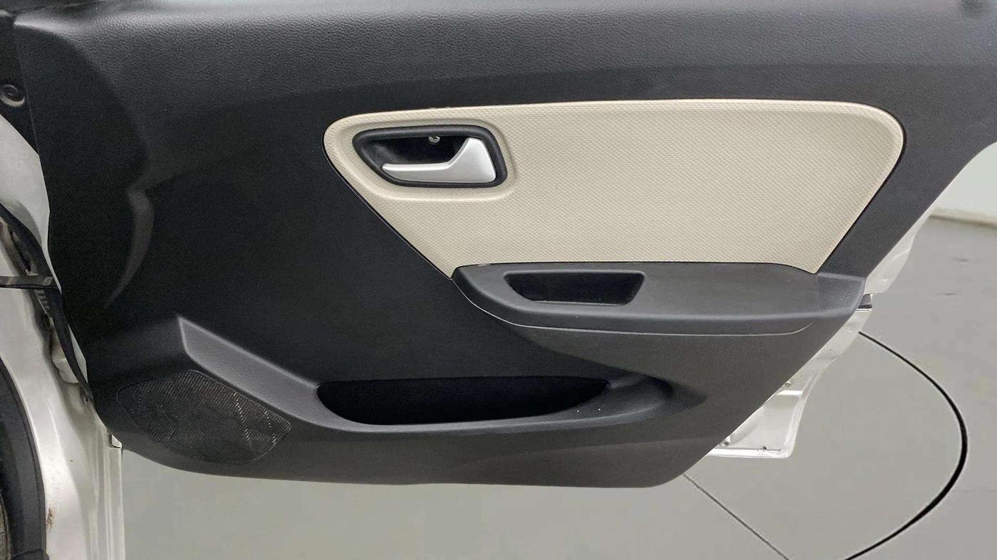 2022 Maruti Alto LXI OPT CNG, CNG, Manual, 39,737 km, Driver Side Door Panels Control