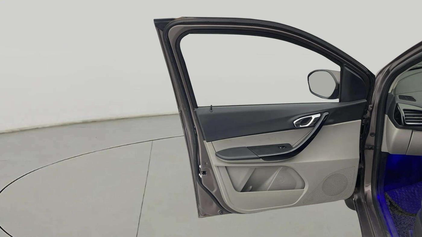 2018 Tata Tiago XZ PETROL, Petrol, Manual, 45,056 km, LHS Front Door