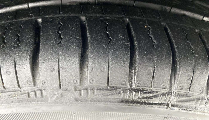 2018 Tata Tiago XZ PETROL, Petrol, Manual, 45,009 km, Right Front Tyre Tread