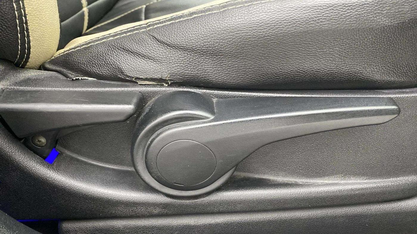 2018 Tata Tiago XZ PETROL, Petrol, Manual, 45,056 km, Driver Side Adjustment Panel