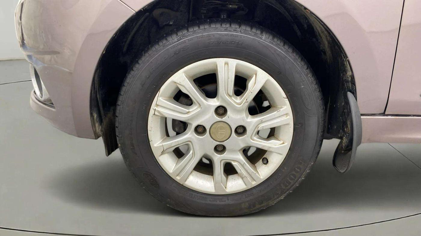 2018 Tata Tiago XZ PETROL, Petrol, Manual, 45,056 km, Left Front Wheel