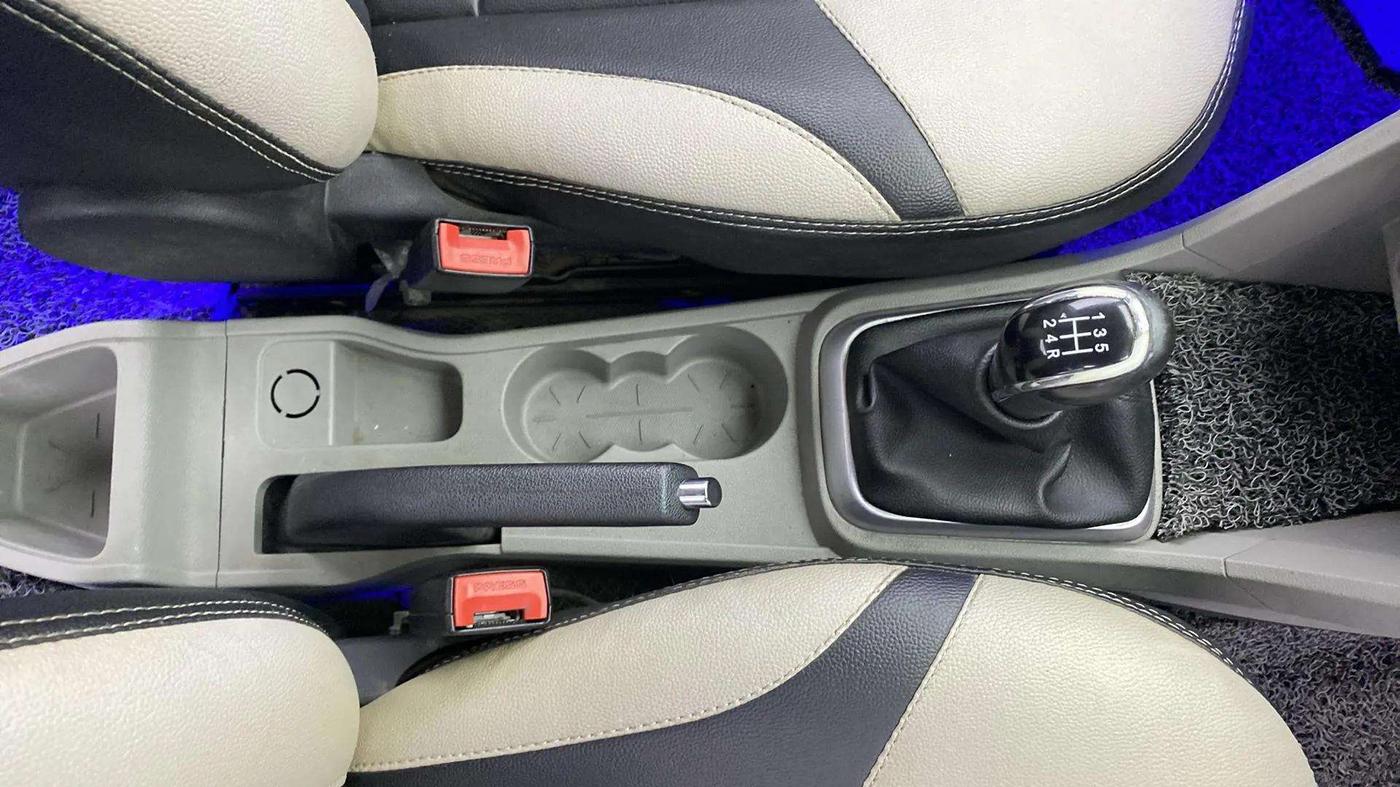 2018 Tata Tiago XZ PETROL, Petrol, Manual, 45,056 km, Gear Lever
