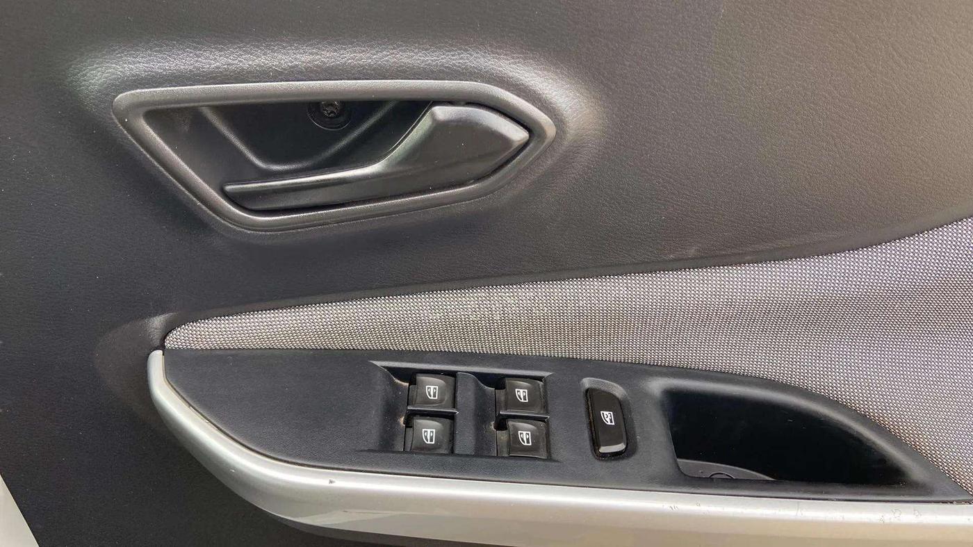 2021 Nissan MAGNITE XE, Petrol, Manual, 87,611 km, Driver Side Door Panels Control