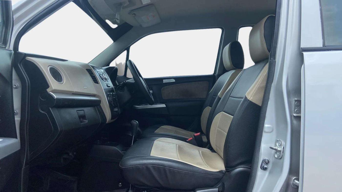 2016 Maruti Wagon R 1.0 VXI (O) AMT, Petrol, Automatic, 45,470 km, Right Side Front Door Cabin