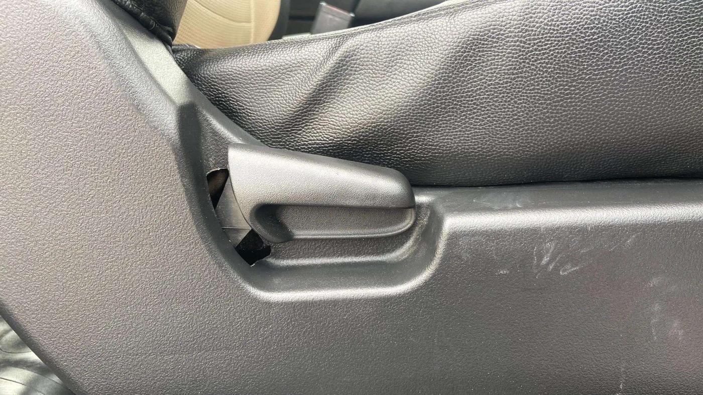 2016 Maruti Wagon R 1.0 VXI (O) AMT, Petrol, Automatic, 45,470 km, Driver Side Adjustment Panel