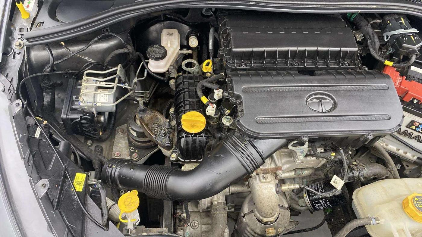 2023 Tata TIGOR XZA PLUS PETROL, Petrol, Automatic, 3,588 km, Engine View - Right