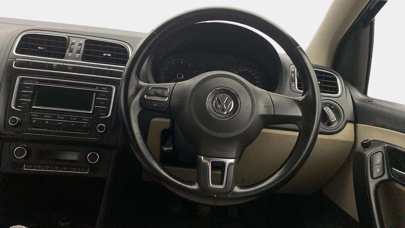 2014 Volkswagen Polo HIGHLINE1.2L, Petrol, Manual, 83,610 km, Steering Wheel Close Up