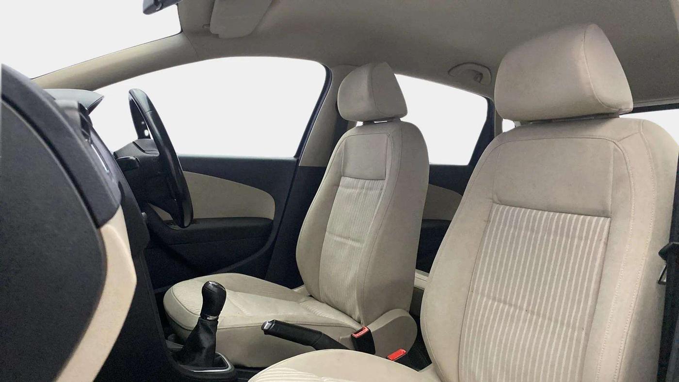 2014 Volkswagen Polo HIGHLINE1.2L, Petrol, Manual, 83,610 km, Right Side Front Door Cabin