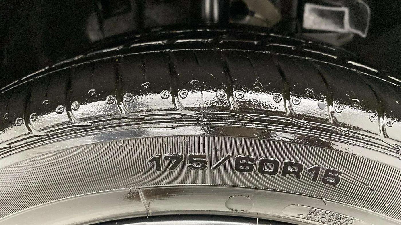 2023 Tata Tiago XZA PLUS PETROL, Petrol, Automatic, 17,163 km, Right Front Tyre Tread