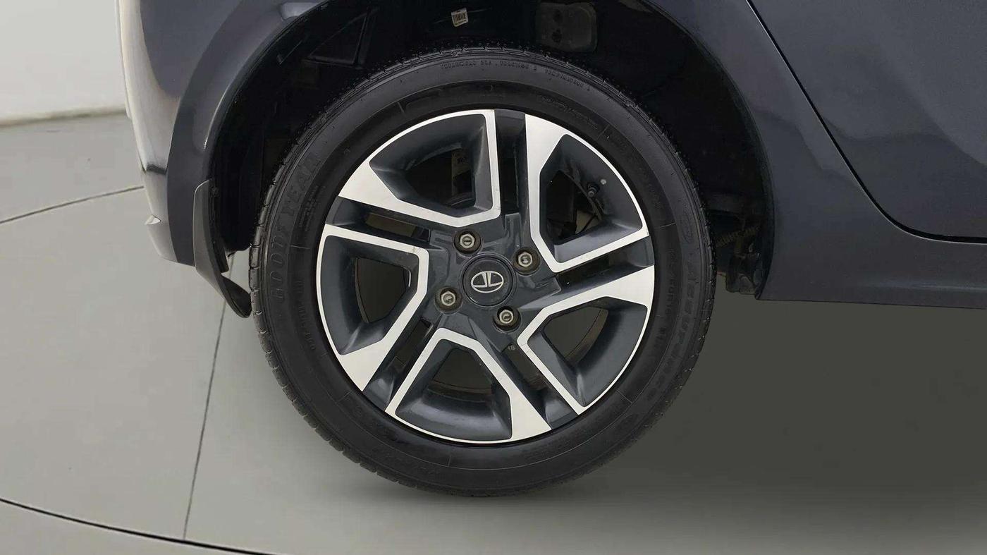 2023 Tata Tiago XZA PLUS PETROL, Petrol, Automatic, 17,163 km, Right Rear Wheel