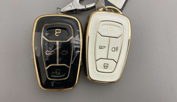 2024 Tata PUNCH ACCOMPLISHED MT, Petrol, Manual, 3,828 km, Key Close Up