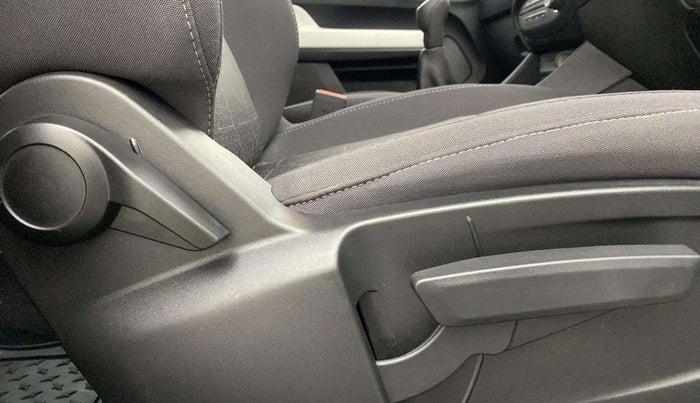 2024 Tata PUNCH ACCOMPLISHED MT, Petrol, Manual, 3,828 km, Driver Side Adjustment Panel
