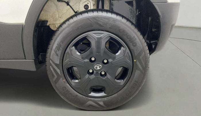 2024 Tata PUNCH ACCOMPLISHED MT, Petrol, Manual, 3,828 km, Left Rear Wheel