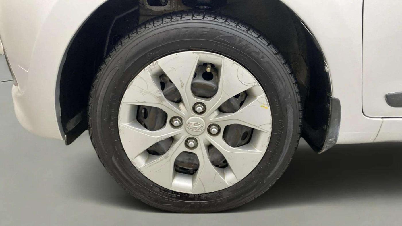 2015 Hyundai Xcent S 1.2, Petrol, Manual, 54,655 km, Left Front Wheel
