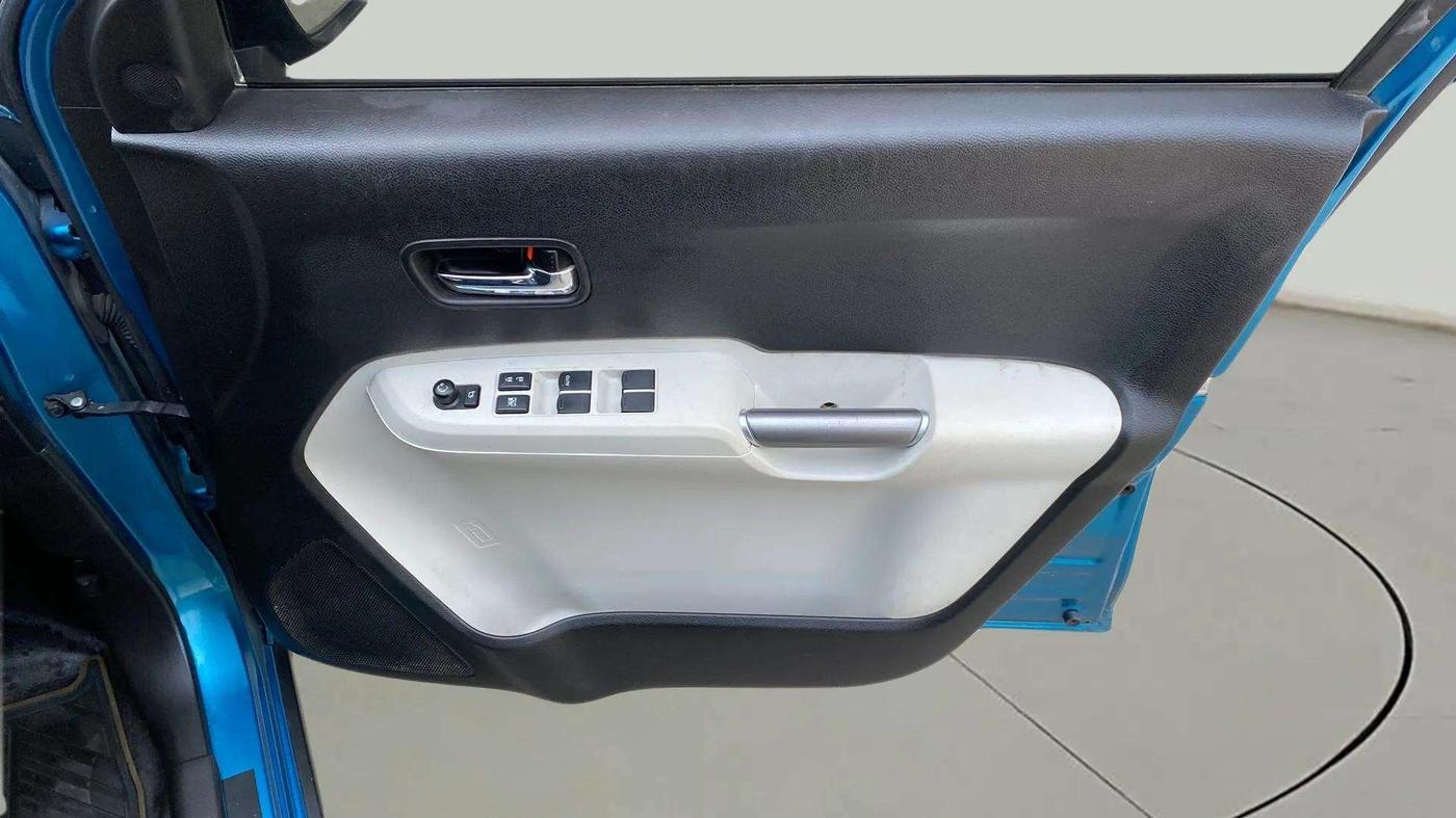 2022 Maruti IGNIS ZETA 1.2, Petrol, Manual, 21,717 km, Driver Side Door Panels Control