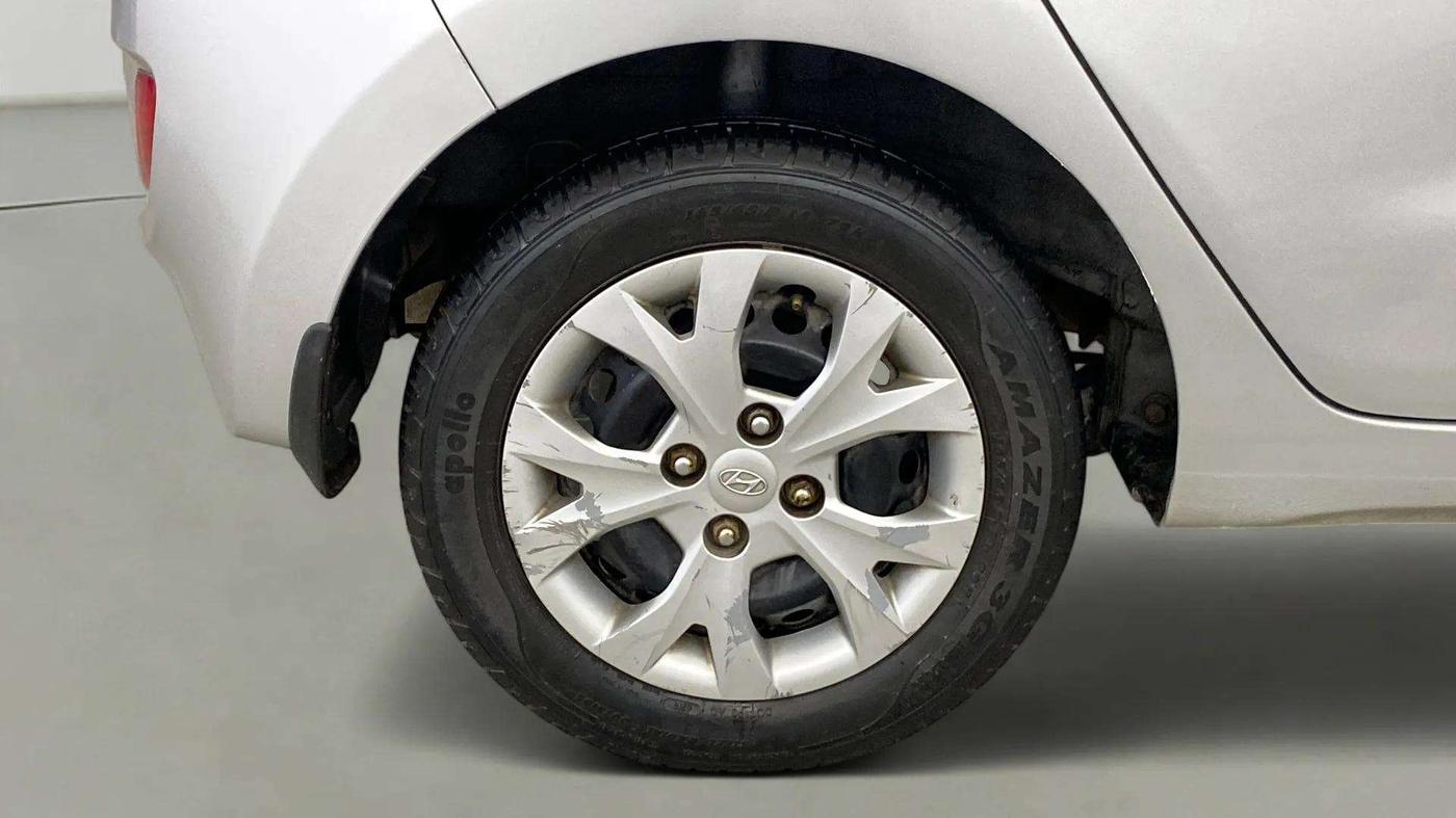 2015 Hyundai Grand i10 MAGNA 1.2 KAPPA VTVT, Petrol, Manual, 20,559 km, Right Rear Wheel