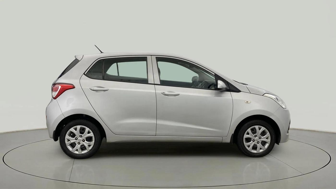 2015 Hyundai Grand i10 MAGNA 1.2 KAPPA VTVT, Petrol, Manual, 20,559 km, Right Side View