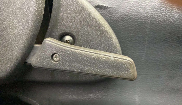 2015 Maruti Alto 800 LXI, Petrol, Manual, 64,522 km, Driver Side Adjustment Panel