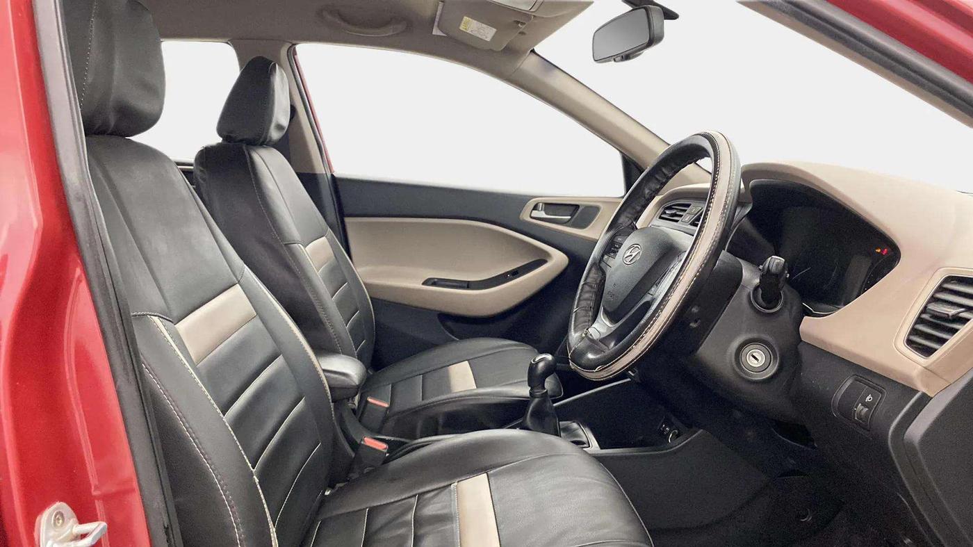 2016 Hyundai Elite i20 SPORTZ 1.2, Petrol, Manual, 75,261 km, Right Side Front Door Cabin