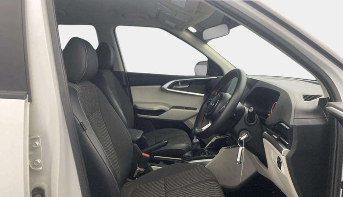 2024 KIA CARENS  PRESTIGE 1.5 TURBO PETROL IMT 7 STR , Petrol, Manual, 19,514 km, Right Side Front Door Cabin