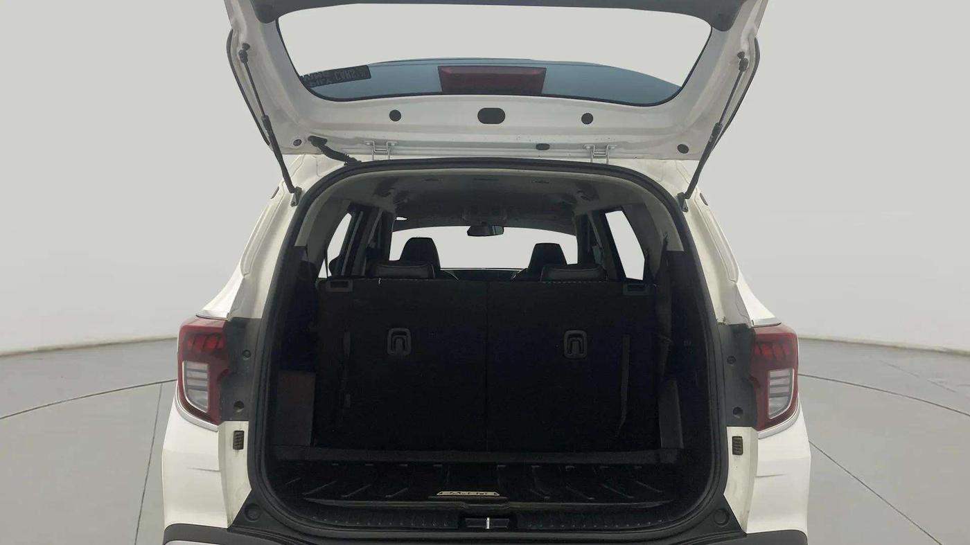2024 KIA CARENS  PRESTIGE 1.5 TURBO PETROL IMT 7 STR , Petrol, Manual, 19,570 km, Boot Inside
