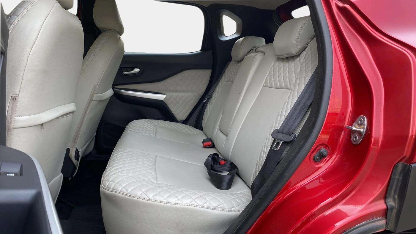 2022 Nissan MAGNITE XV MT, Petrol, Manual, 4,856 km, Right Side Rear Door Cabin