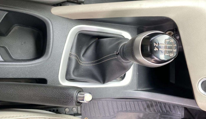 2022 Nissan MAGNITE XV MT, Petrol, Manual, 4,829 km, Gear Lever