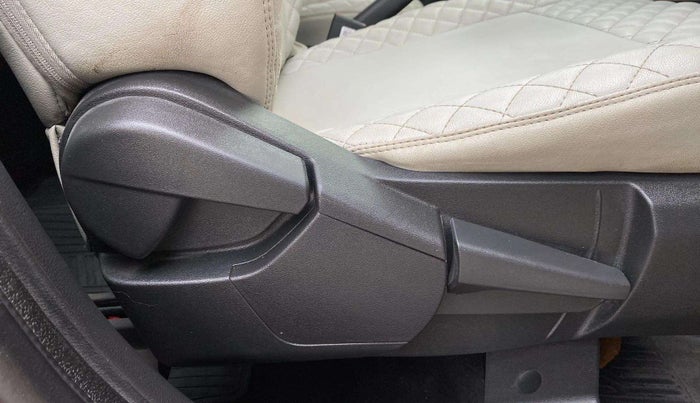 2022 Nissan MAGNITE XV MT, Petrol, Manual, 4,829 km, Driver Side Adjustment Panel