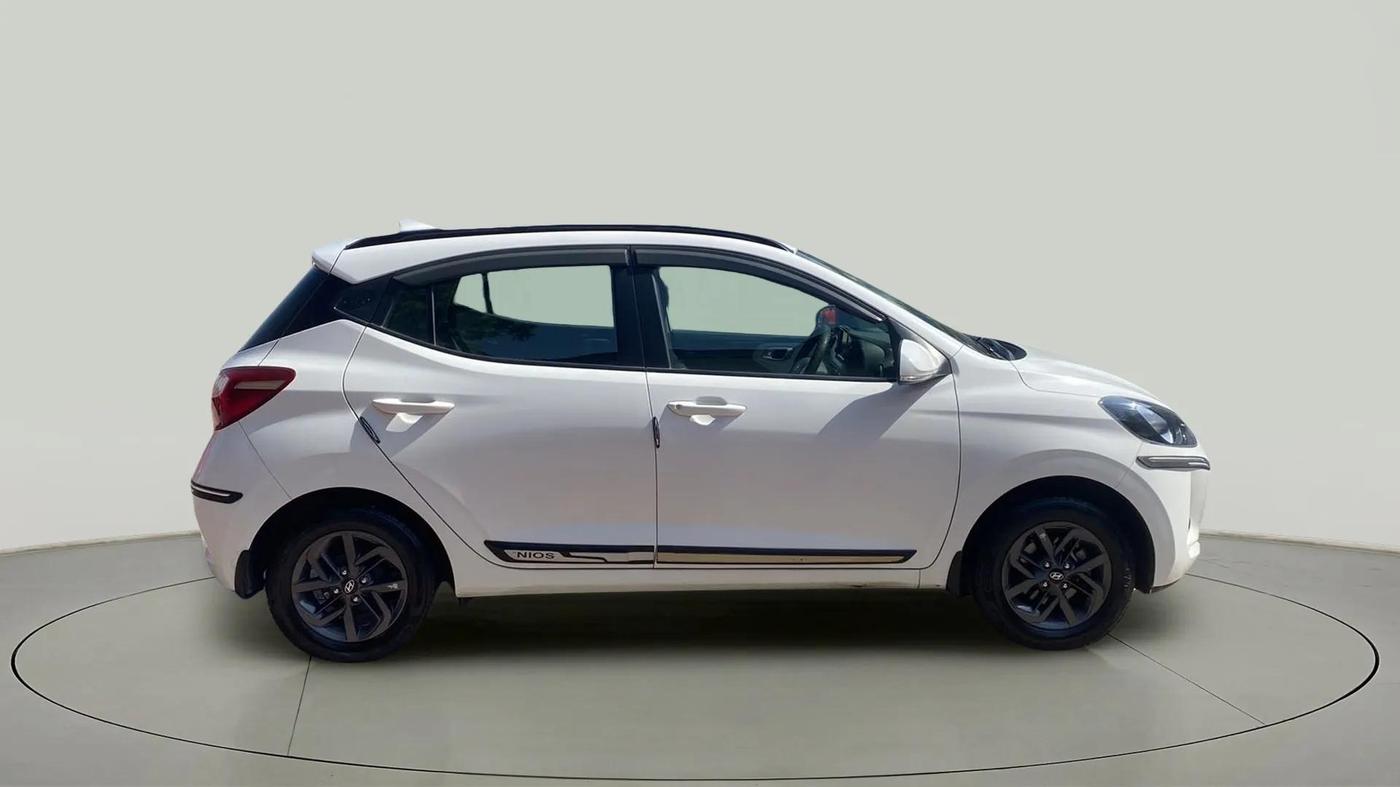 2022 Hyundai GRAND I10 NIOS SPORTZ 1.2 KAPPA VTVT, Petrol, Manual, 24,752 km, Right Side View