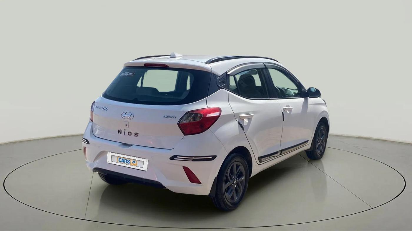 2022 Hyundai GRAND I10 NIOS SPORTZ 1.2 KAPPA VTVT, Petrol, Manual, 24,752 km, Right Back Diagonal