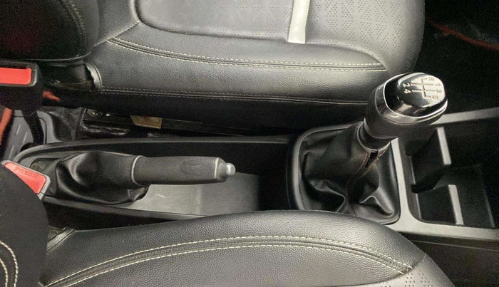 2022 Renault Kwid RXT 1.0, Petrol, Manual, 29,274 km, Gear Lever