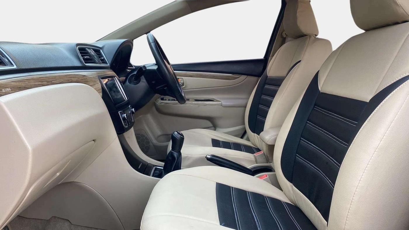 2019 Maruti Ciaz ALPHA 1.5 SHVS PETROL, Petrol, Manual, 54,620 km, Right Side Front Door Cabin