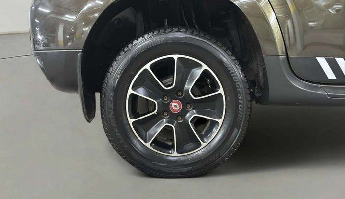 2018 Renault Duster RXS CVT, Petrol, Automatic, 43,797 km, Right Rear Wheel