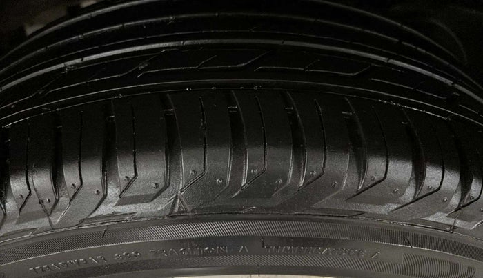 2018 Renault Duster RXS CVT, Petrol, Automatic, 43,797 km, Left Rear Tyre Tread