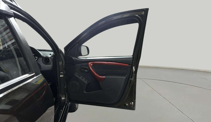 2018 Renault Duster RXS CVT, Petrol, Automatic, 43,797 km, RHS Front Door