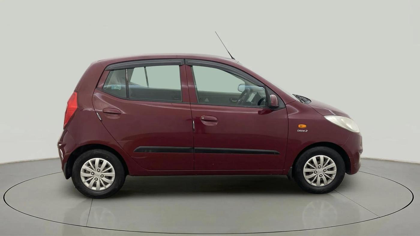 2014 Hyundai i10 SPORTZ 1.1, Petrol, Manual, 47,703 km, Right Side View
