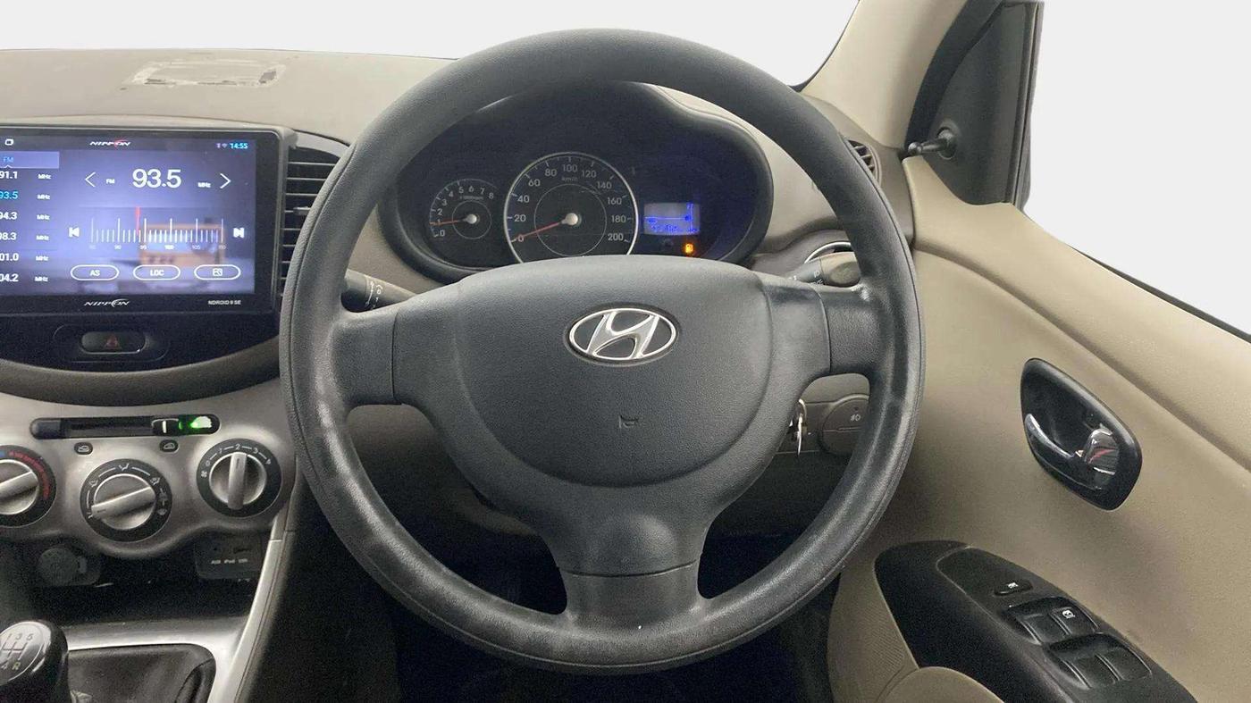 2014 Hyundai i10 SPORTZ 1.1, Petrol, Manual, 47,703 km, Steering Wheel Close Up