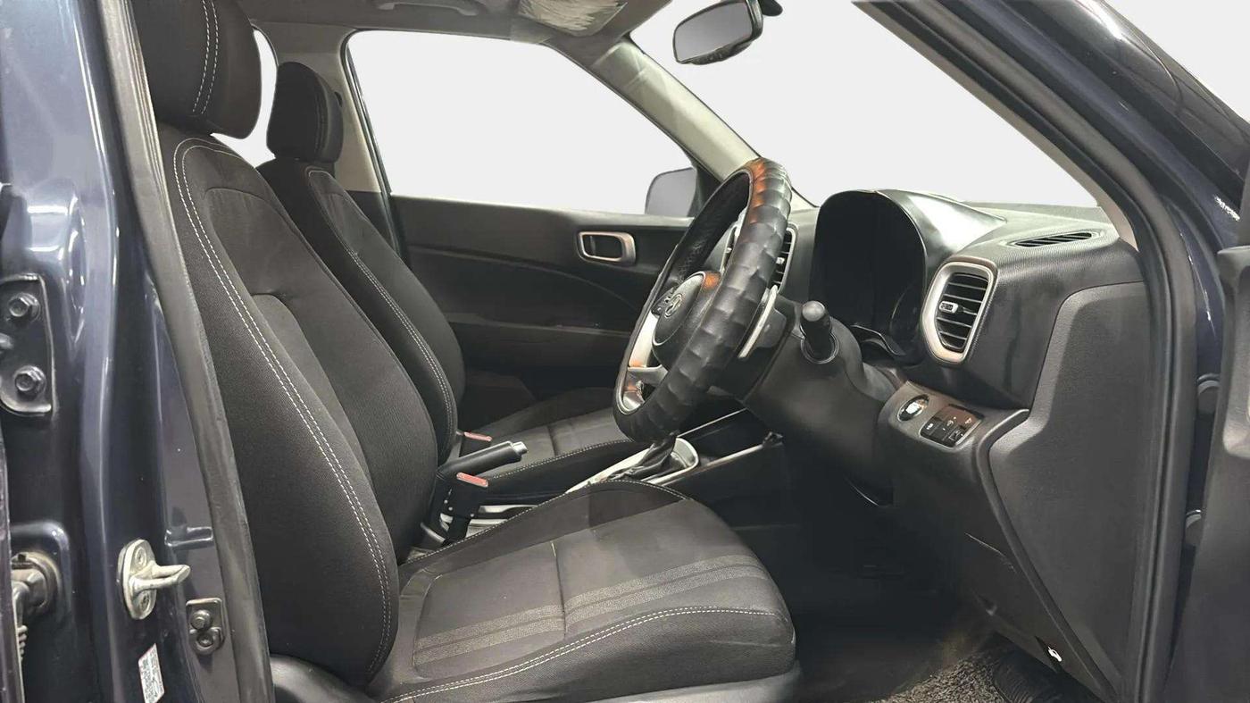 2021 Hyundai VENUE SX PLUS 1.0 TURBO DCT, Petrol, Automatic, 84,204 km, Right Side Front Door Cabin