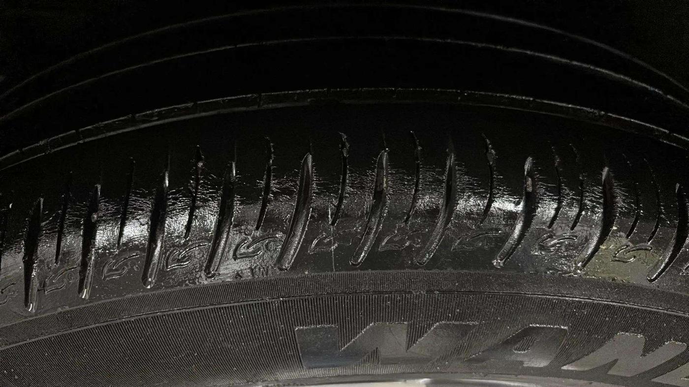 2021 Hyundai VENUE SX PLUS 1.0 TURBO DCT, Petrol, Automatic, 84,204 km, Right Rear Tyre Tread