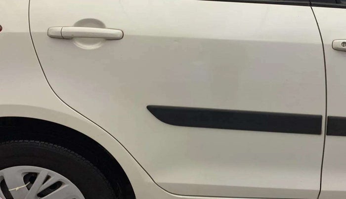 2015 Maruti Swift VXI, Petrol, Manual, 43,663 km, Right rear door - Slightly dented