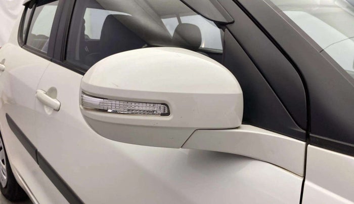 2015 Maruti Swift VXI, Petrol, Manual, 43,663 km, Right rear-view mirror - Mirror motor not working