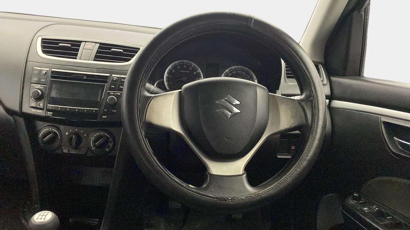 2015 Maruti Swift VXI, Petrol, Manual, 43,683 km, Steering Wheel Close Up