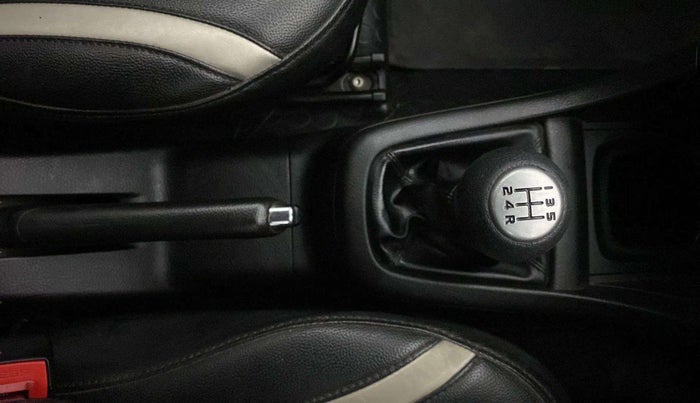 2015 Maruti Swift VXI, Petrol, Manual, 43,663 km, Gear Lever