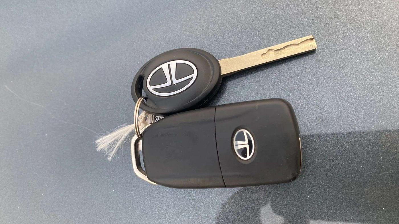 2023 Tata NEXON XM PLUS SUNROOF PETROL, Petrol, Manual, 10,163 km, Key Close Up