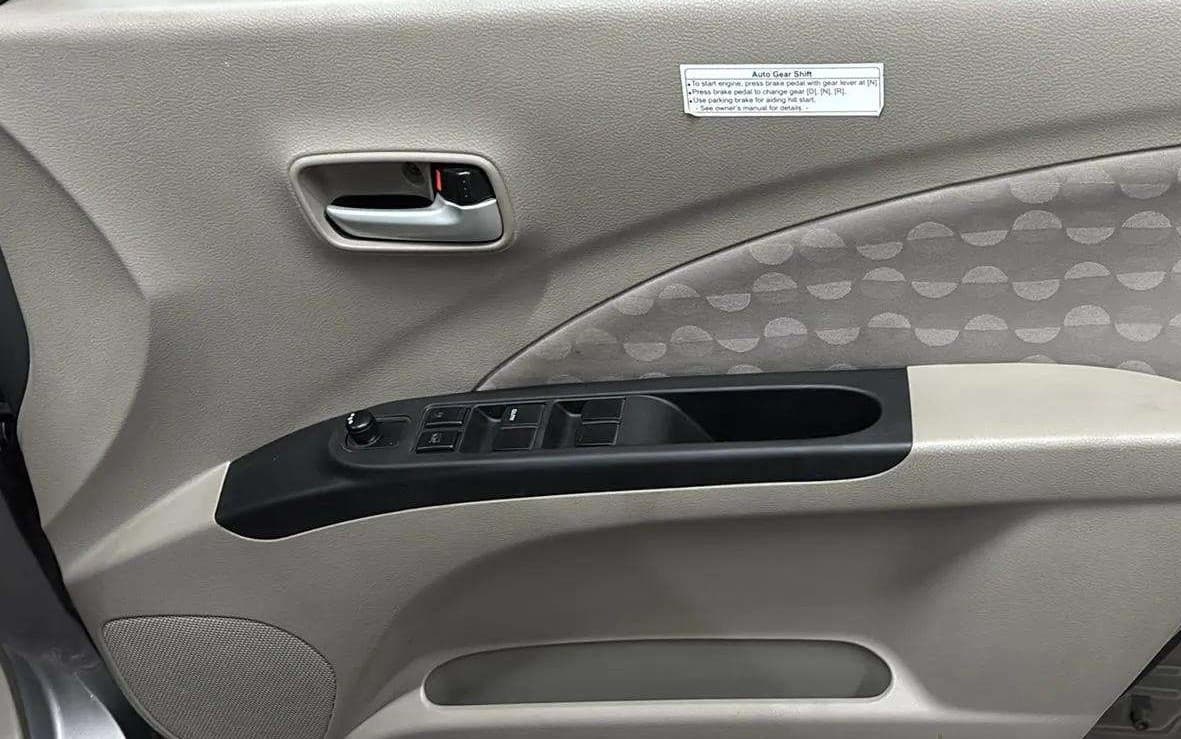 2017 Maruti Celerio ZXI AMT (O), Petrol, Automatic, 52,818 km, Driver Side Door Panels Control