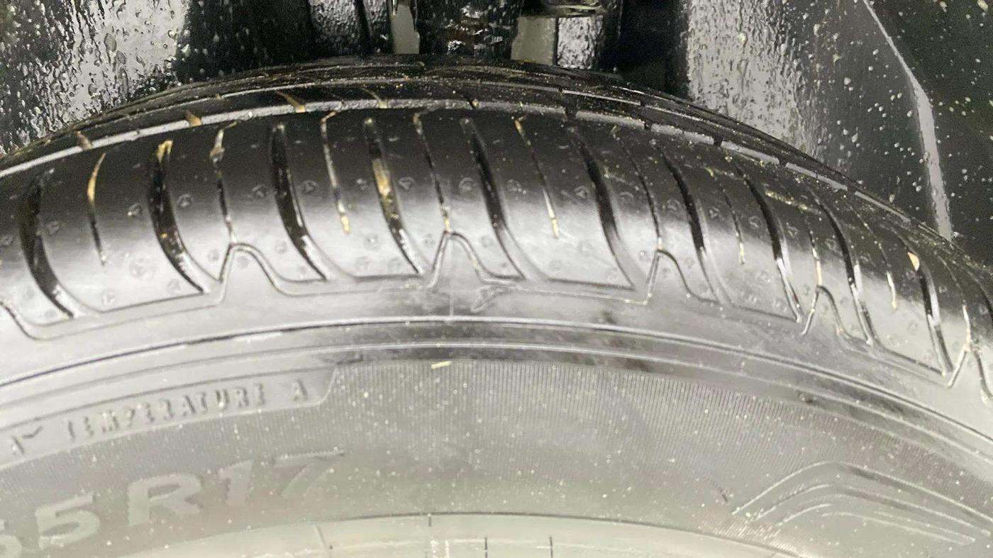 2018 Jeep Compass LIMITED (O) 1.4 PETROL AT, Petrol, Automatic, 53,082 km, Left Rear Tyre Tread