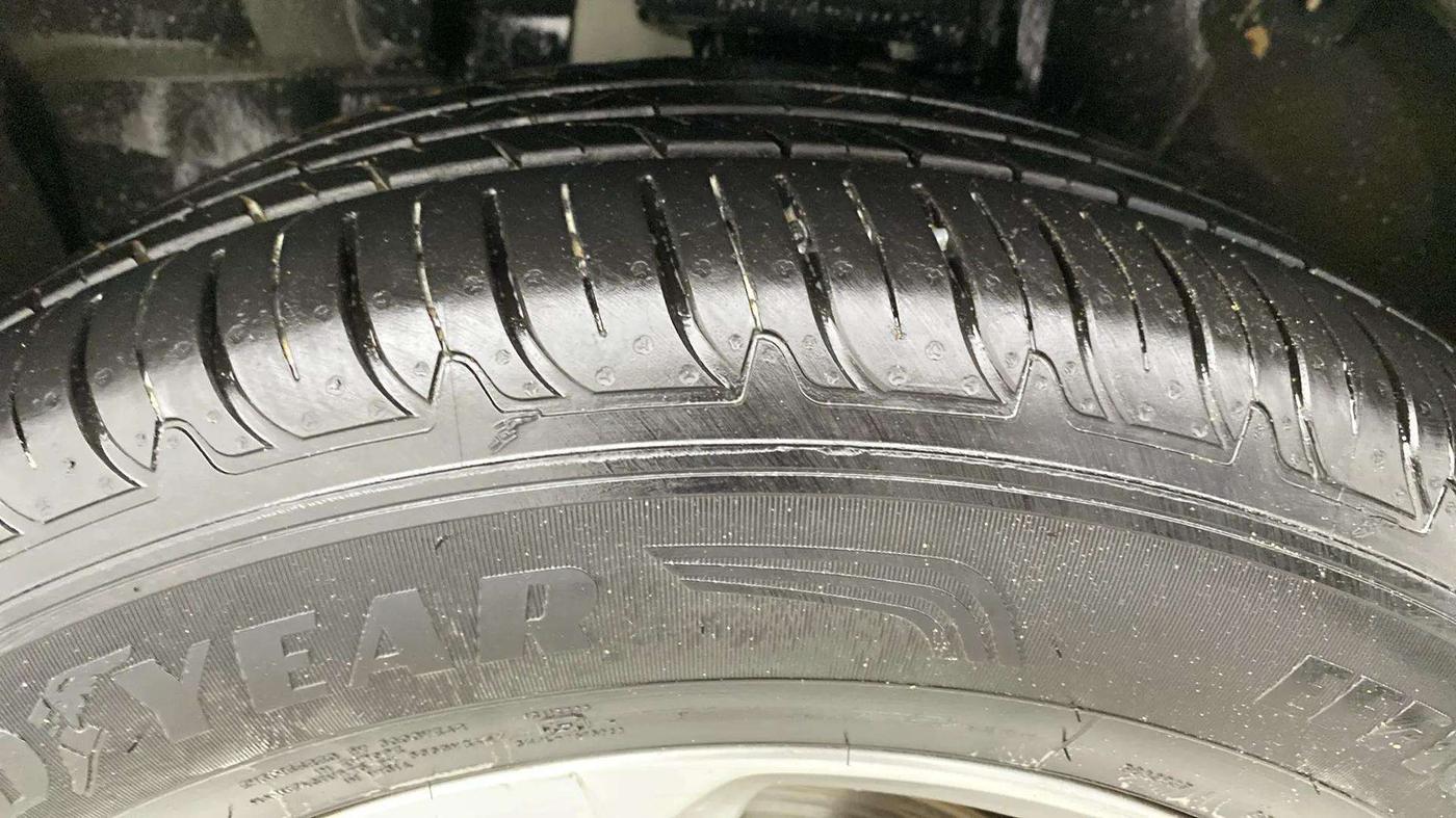2018 Jeep Compass LIMITED (O) 1.4 PETROL AT, Petrol, Automatic, 53,082 km, Left Front Tyre Tread