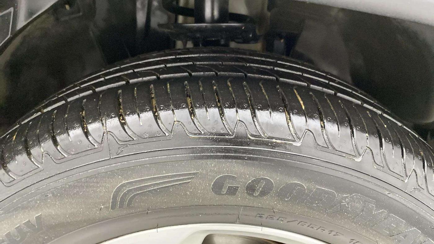 2018 Jeep Compass LIMITED (O) 1.4 PETROL AT, Petrol, Automatic, 53,082 km, Right Front Tyre Tread
